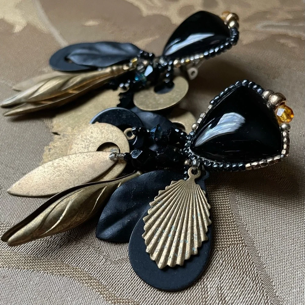 Vintage Onyx Brass Chipita Clip on earrings - Picture 2 of 8
